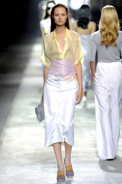 Look 29